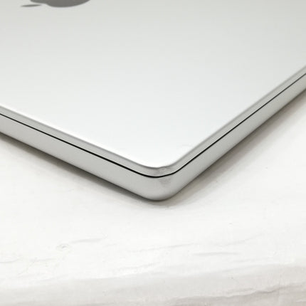 MacBook Pro M1 Max / 16インチ / 2021 / 32GB / 1TB / シルバー / ランク:C / MK1F3J/A(MAX) / 【中古品管理番号:37796】
