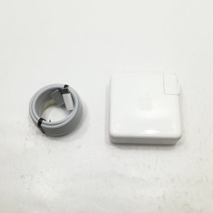 MacBook Pro M1 Pro / 14インチ / 2021 / 32GB / 1TB / シルバー / ランク:B / MKGT3J/A / 【中古品管理番号:37799】