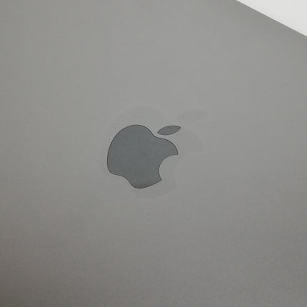 MacBook Pro M2 / 13インチ / 2022 / 8GB / 256GB / スペースグレイ / ランク:B / MNEH3J/A / 【中古品管理番号:37819】