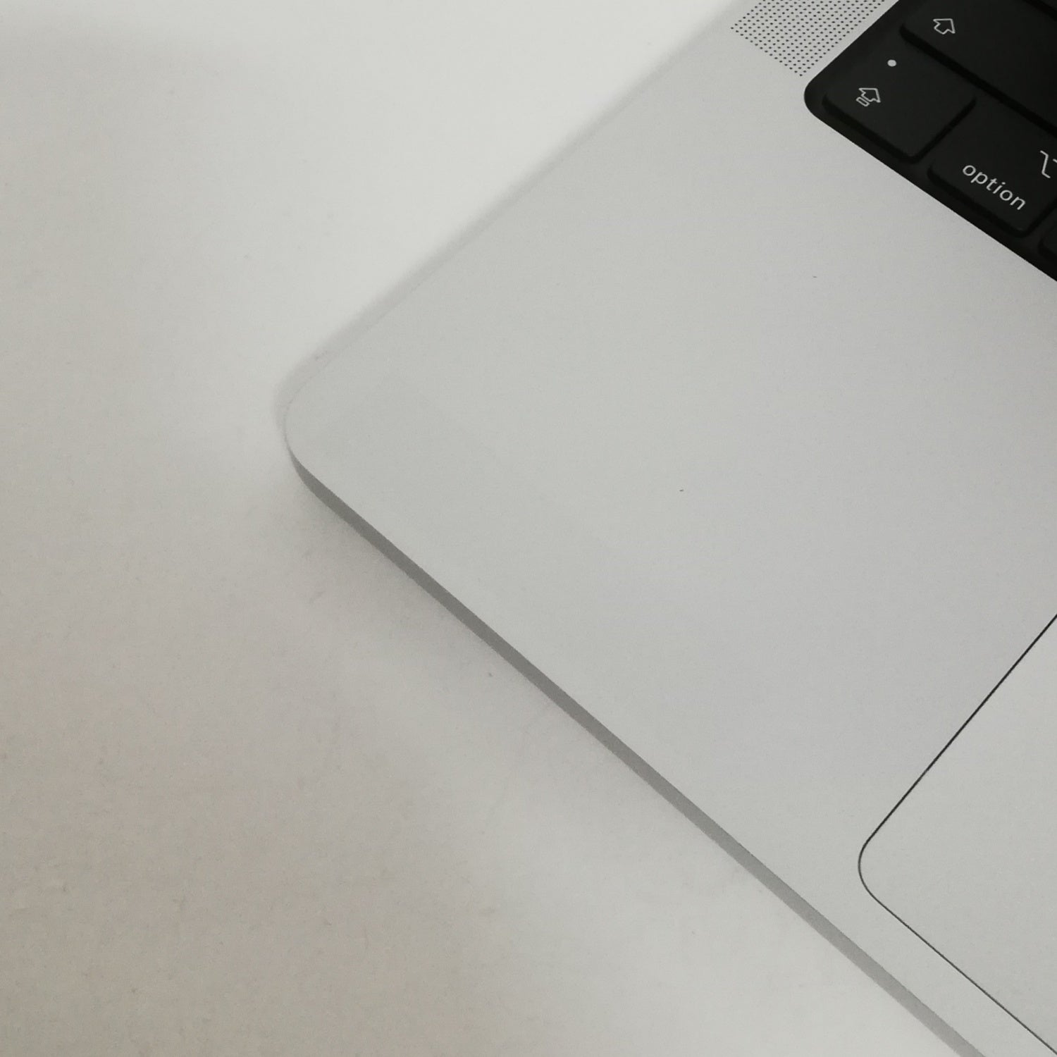 MacBook 中古 販売】MacBook Pro M1 Pro / 14インチ / 2021 / 16GB