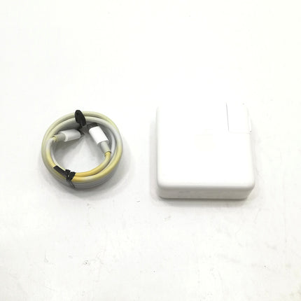 MacBook Air M1 / 13インチ / Mid2020 / 8GB / 256GB / スペースグレイ / ランク:C / MGN63J/A / 【中古品管理番号:37838】