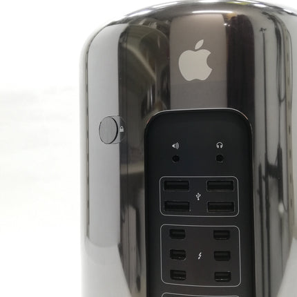 Mac Pro / Late 2013 / 64GB / 1TB / ブラック / ランク:B / MD878J/A / 【中古品管理番号:37843】