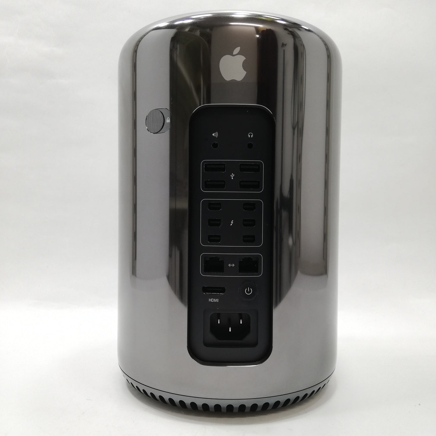 Mac Pro / Late 2013 / 64GB / 1TB / ブラック / ランク:B / MD878J/A / 【中古品管理番号:37848】