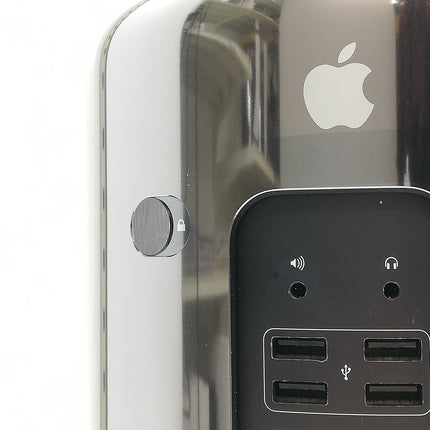 Mac Pro / Late 2013 / 64GB / 1TB / ブラック / ランク:B / MD878J/A / 【中古品管理番号:37848】