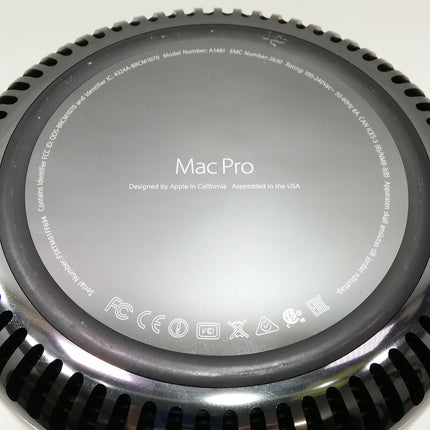 Mac Pro / Late 2013 / 64GB / 1TB / ブラック / ランク:B / MD878J/A / 【中古品管理番号:37848】