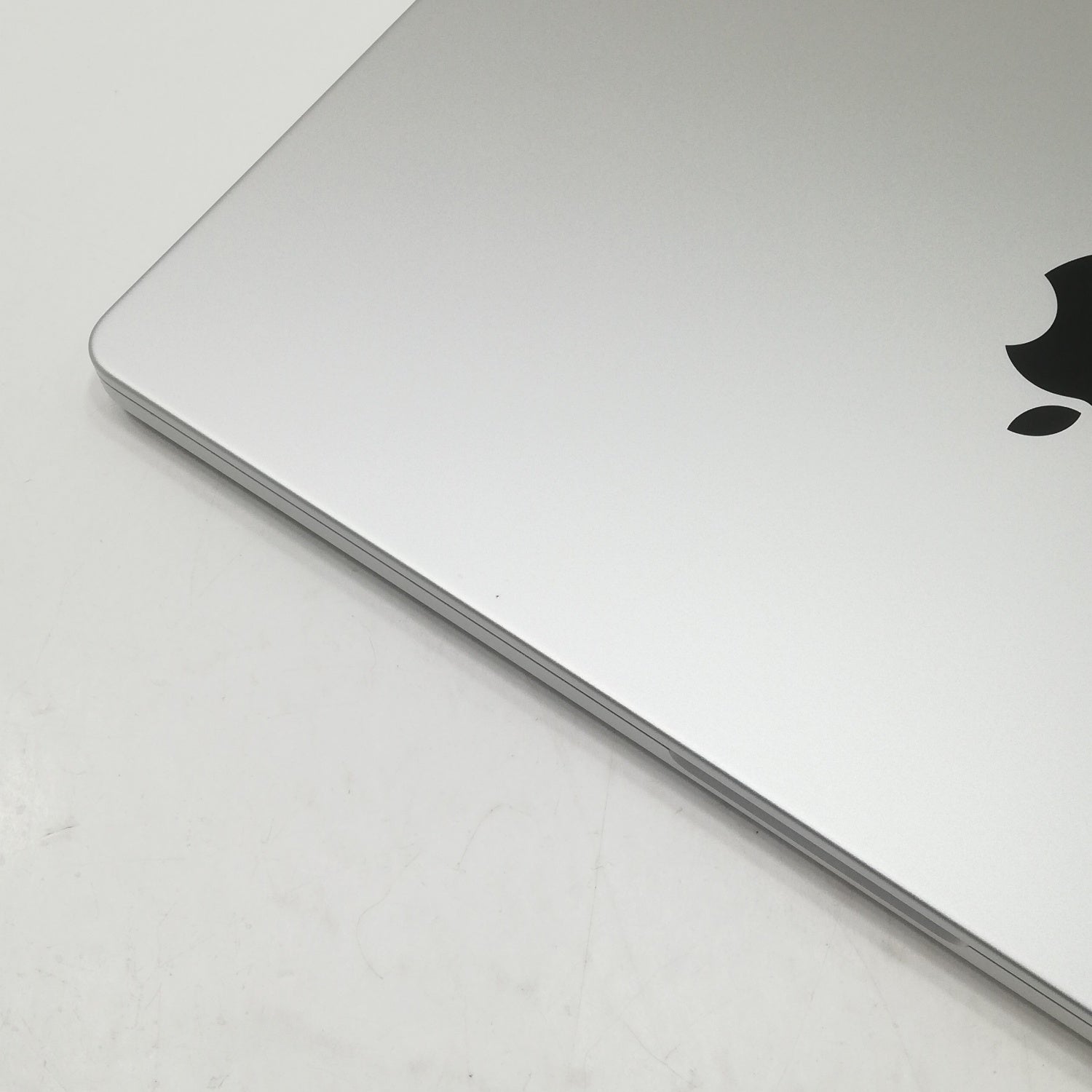 MacBook 中古 販売】MacBook Pro M1 Pro / 14インチ / 2021 / 16GB