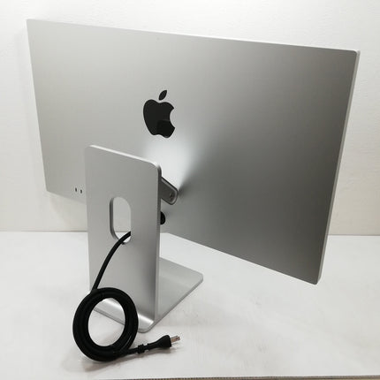 Studio Display 
標準ガラス - 傾き高さを調整できるスタンド / 27インチ / 2025 / / シルバー / ランク:A / MYJF3J/A / 【中古品管理番号:37877】