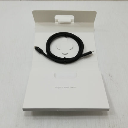 Studio Display 
標準ガラス - 傾き高さを調整できるスタンド / 27インチ / 2025 / / シルバー / ランク:A / MYJF3J/A / 【中古品管理番号:37877】