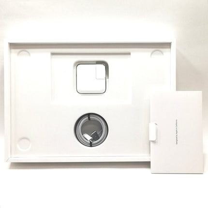 MacBook Air M3 / 13インチ / 2024 / 16GB / 256GB / スペースグレイ / ランク:A / MC8G4J/A / 【中古品管理番号:38005】