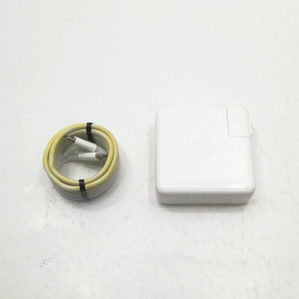 MacBook Pro Touch Bar / 13インチ / 2020 / 16GB / 512GB / シルバー / ランク:B / MWP72J/A / 【中古品管理番号:38018】