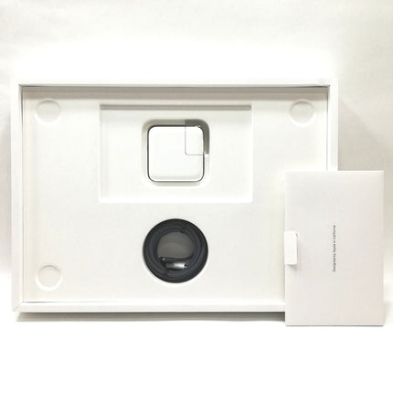 MacBook Air M2 / 13インチ / 2022 / 8GB / 256GB / ミッドナイト / ランク:C / MLY33J/A / 【中古品管理番号:38040】