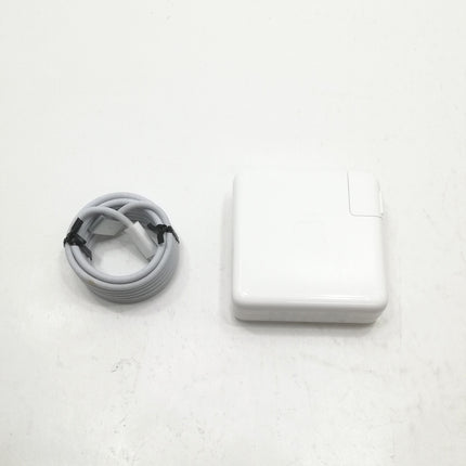 MacBook Pro M1 Pro / 14インチ / 2021 / 32GB / 1TB / シルバー / ランク:B / MKGT3J/A / 【中古品管理番号:38053】