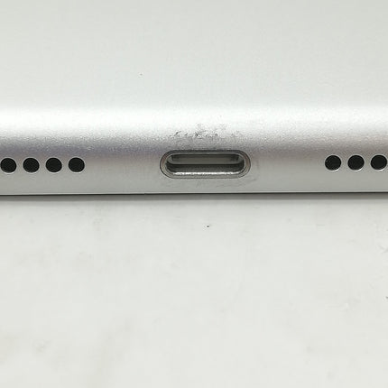 【初売りセール！】iPad / Wi-Fiモデル / 10.2インチ / 第8世代 / 2020 / 32GB / シルバー / ランク:B / MYLA2J/A / A2270 【中古品管理番号:38104】