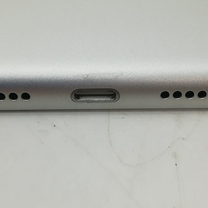 【初売りセール！】iPad / Wi-Fiモデル / 10.2インチ / 第8世代 / 2020 / 32GB / シルバー / ランク:A / MYLA2J/A / A2270 【中古品管理番号:38135】