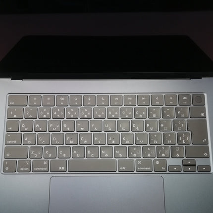 MacBook Air M2 / 15インチ / 2023 / 8GB / 256GB / ミッドナイト / ランク:C / MQKW3J/A / 【中古品管理番号:38143】