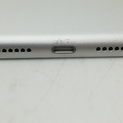 【初売りセール！】iPad / Wi-Fiモデル / 10.2インチ / 第8世代 / 2020 / 32GB / シルバー / ランク:B / MYLA2J/A / A2270 【中古品管理番号:38167】