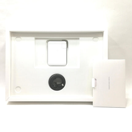 MacBook Pro M4Pro / 16インチ / 2024 / 24GB / 512GB / シルバー / ランク:A / MX2X3J/A / 【中古品管理番号:38196】