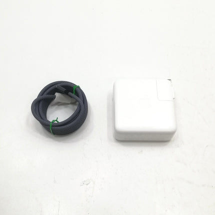 MacBook Air M3 / 15インチ / 2024 / 24GB / 1TB / ミッドナイト / ランク:A / MRYV3J/A / 【中古品管理番号:38217】