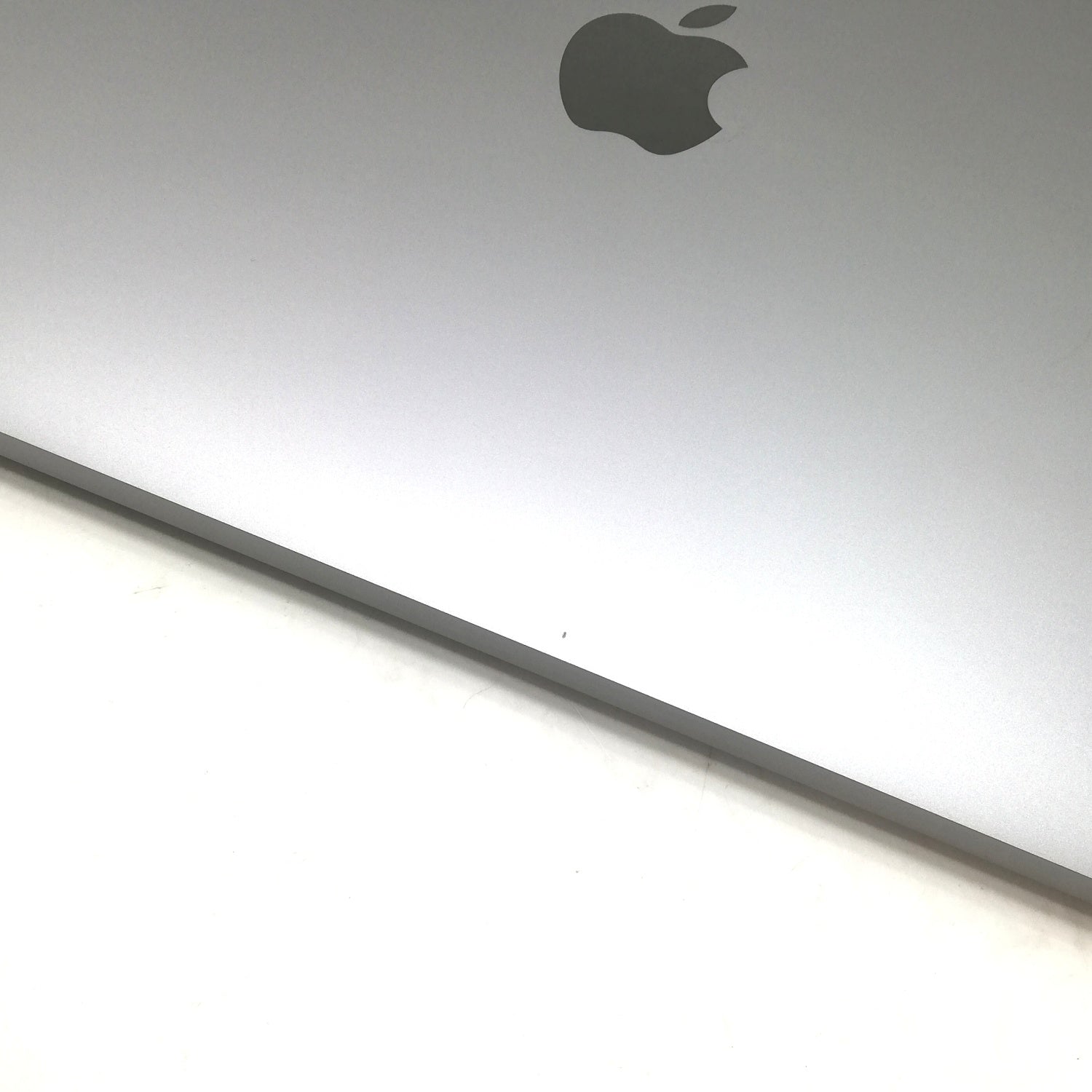 MacBook Air M1 16GB 1T ハブ付き13インチ シルバー 13.3インチMacBook Air [整備済製品] 8コアCPUと7コアGPUを搭載した