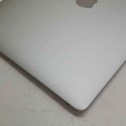 MacBook Air M1 / 13インチ / Mid2020 / 8GB / 256GB / シルバー / ランク:C / MGN93J/A / 【中古品管理番号:38283】