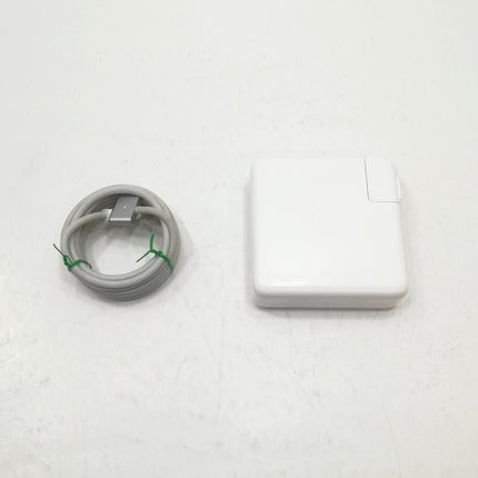 MacBook Pro M1 Pro / 14インチ / 2021 / 16GB / 512GB / シルバー / ランク:C / MKGR3J/A / 【中古品管理番号:38301】