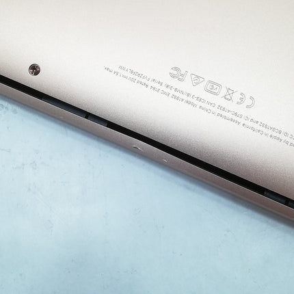 MacBook Air Retina Display / 13インチ / 2019 / 8GB / 256GB / ゴールド / ランク:C / MVFN2J/A / 【中古品管理番号:38420】