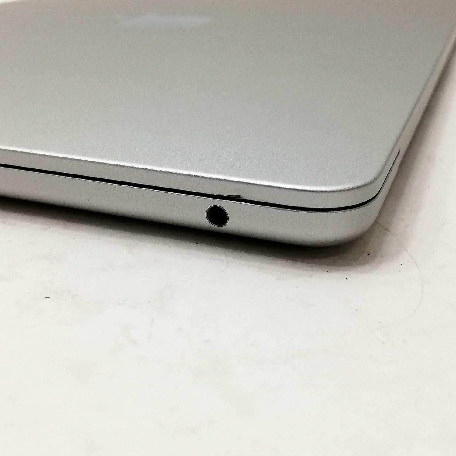 MacBook 中古 販売】MacBook Air M2 / 13インチ / 2022 / 8GB / 256GB