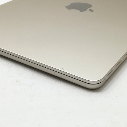 MacBook Air M2 / 13インチ / 2022 / 8GB / 512GB / スターライト / ランク:B / MLY23J/A / 【中古品管理番号:38561】