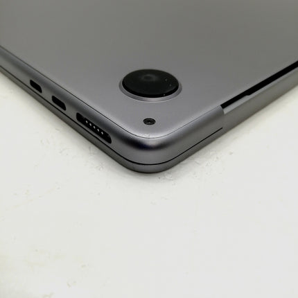 MacBook Air M2 / 13インチ / 2022 / 24GB / 512GB / スペースグレイ / ランク:B / MLXX3J/A / 【中古品管理番号:38593】