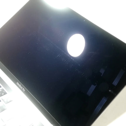 MacBook Pro Touch Bar / 13インチ / Mid 2019 / 8GB / 256GB / シルバー / ランク:D / MUHR2J/A / 【中古品管理番号:38650】