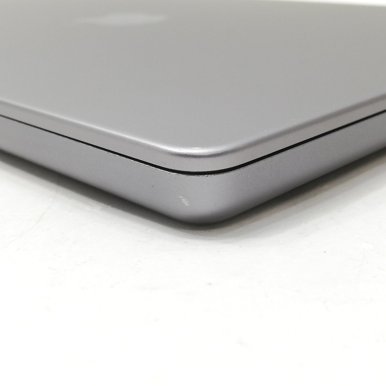 MacBook 中古 販売】MacBook Pro M1 Pro / 14インチ / 2021 / 16GB 