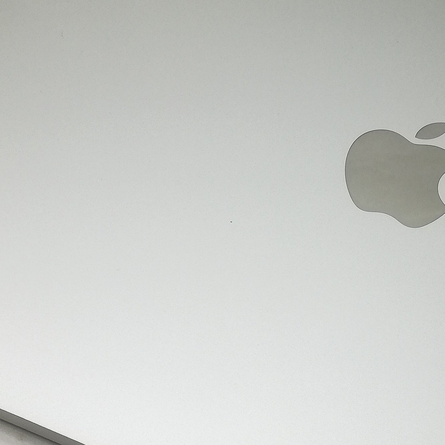 MacBook 中古 販売】MacBook Pro Touch Bar / 13インチ / Late 2016