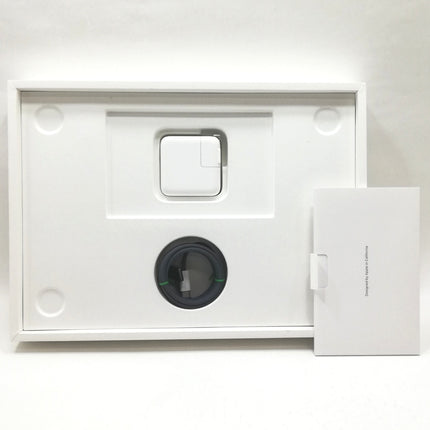 MacBook Air M4 / 13インチ / 2025 / 16GB / 256GB / ミッドナイト / ランク:A / MW123J/A / 【中古品管理番号:38764】