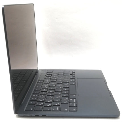 MacBook Air M2 / 13インチ / 2022 / 8GB / 256GB / ミッドナイト / ランク:B / MLY33J/A / 【中古品管理番号:38777】