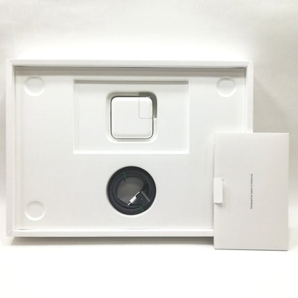 MacBook Air M2 / 13インチ / 2022 / 8GB / 256GB / ミッドナイト / ランク:B / MLY33J/A / 【中古品管理番号:38778】