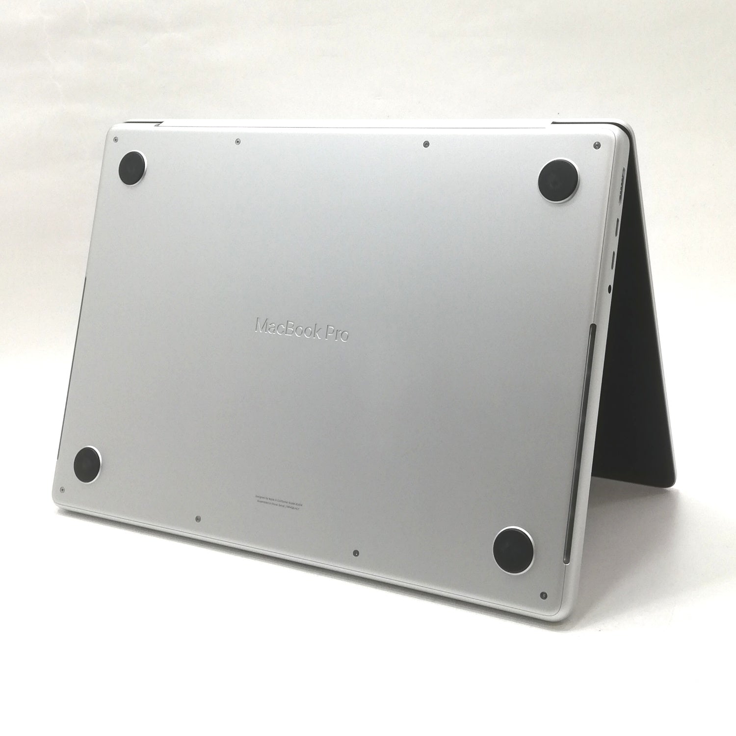 MacBook 中古 販売】MacBook Pro M5 / 14インチ / 2025 / 16GB / 512GB