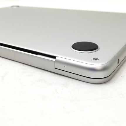 MacBook Air M4 / 13インチ / 2025 / 16GB / 256GB / シルバー / ランク:B / MW0W3J/A / 【中古品管理番号:38806】