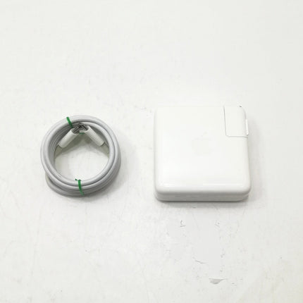 MacBook Pro Touch Bar / 13インチ / 2018 / 16GB / 512GB / スペースグレイ / ランク:C / MR9R2J/A / 【中古品管理番号:38811】