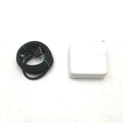 MacBook Pro M3Pro / 14インチ / 2023 / 18GB / 512GB / スペースブラック / ランク:C / MRX33J/A / 【中古品管理番号:38828】