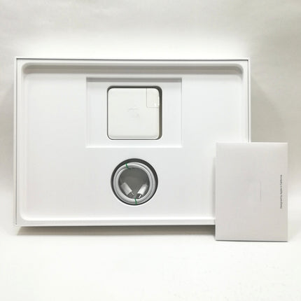 MacBook Pro Touch Bar / 13インチ / Mid 2019 / 16GB / 256GB / スペースグレイ / ランク:C / MUHN2J/A / 【中古品管理番号:38829】