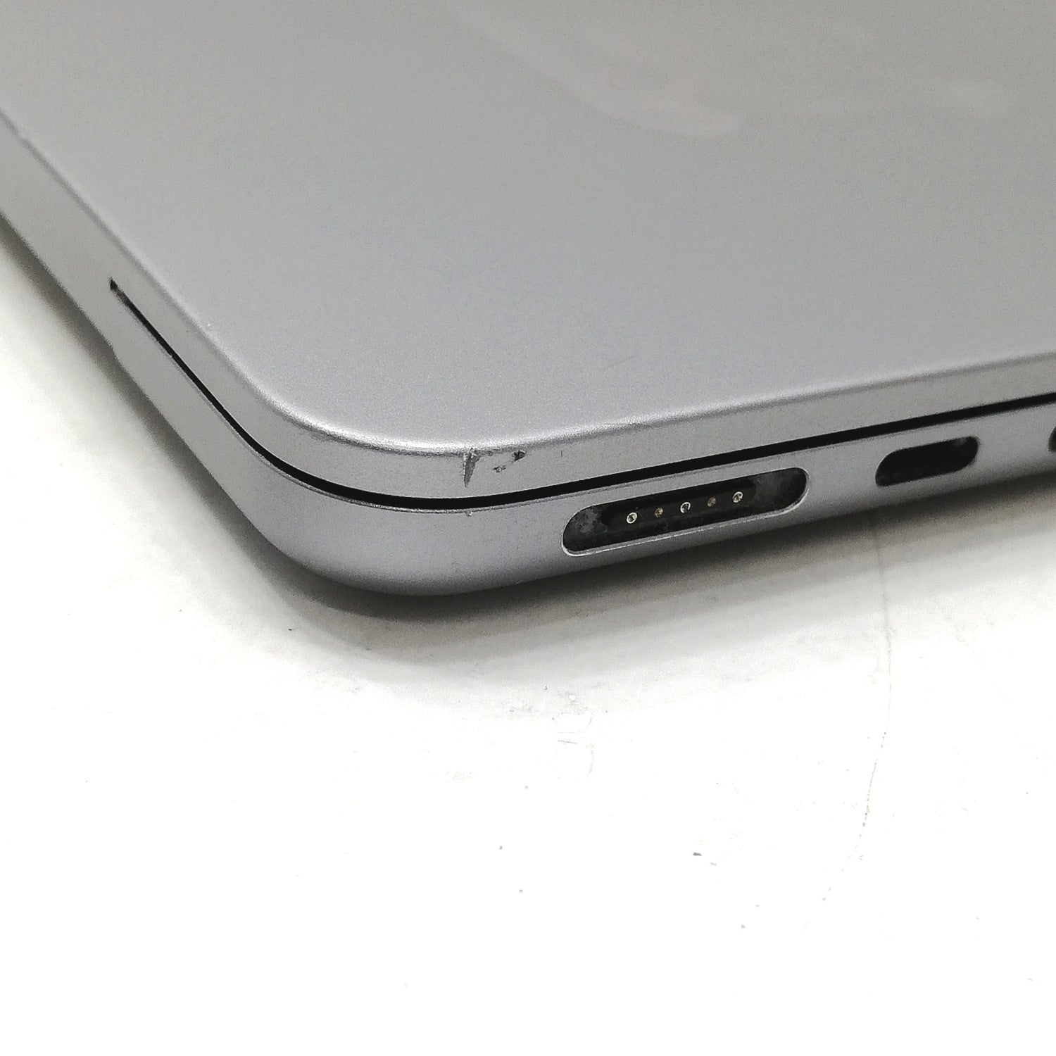 【極美品】MacBookAir M2 16GB 512GB スペースグレイ MacBook 中古 販売】MacBook Air M2 / 13インチ / 2022 / 16GB / 512GB