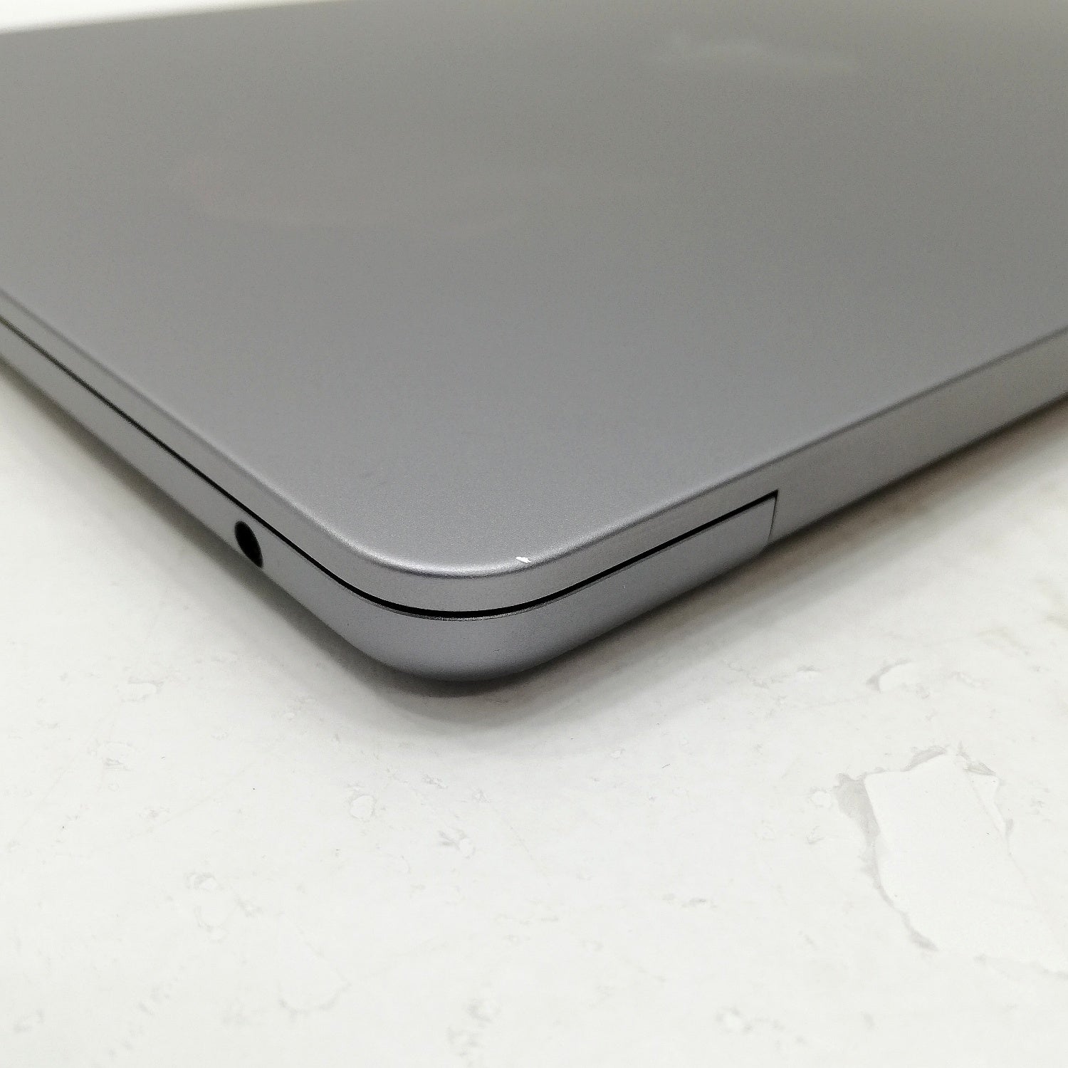 MacBook 中古 販売】MacBook Air M2 / 13インチ / 2022 / 16GB / 512GB