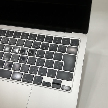 MacBook Air M2 / 13インチ / 2022 / 8GB / 256GB / スターライト / ランク:C / MLY13J/A / 【中古品管理番号:38855】