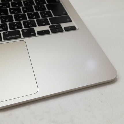 MacBook Air M2 / 13インチ / 2022 / 8GB / 256GB / スターライト / ランク:C / MLY13J/A / 【中古品管理番号:38855】