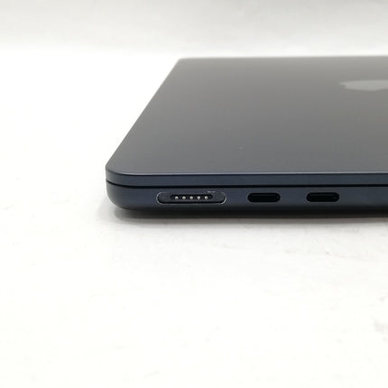 MacBook Air M2 / 13インチ / 2022 / 8GB / 256GB / ミッドナイト / ランク:B / MLY33J/A / 【中古品管理番号:38865】