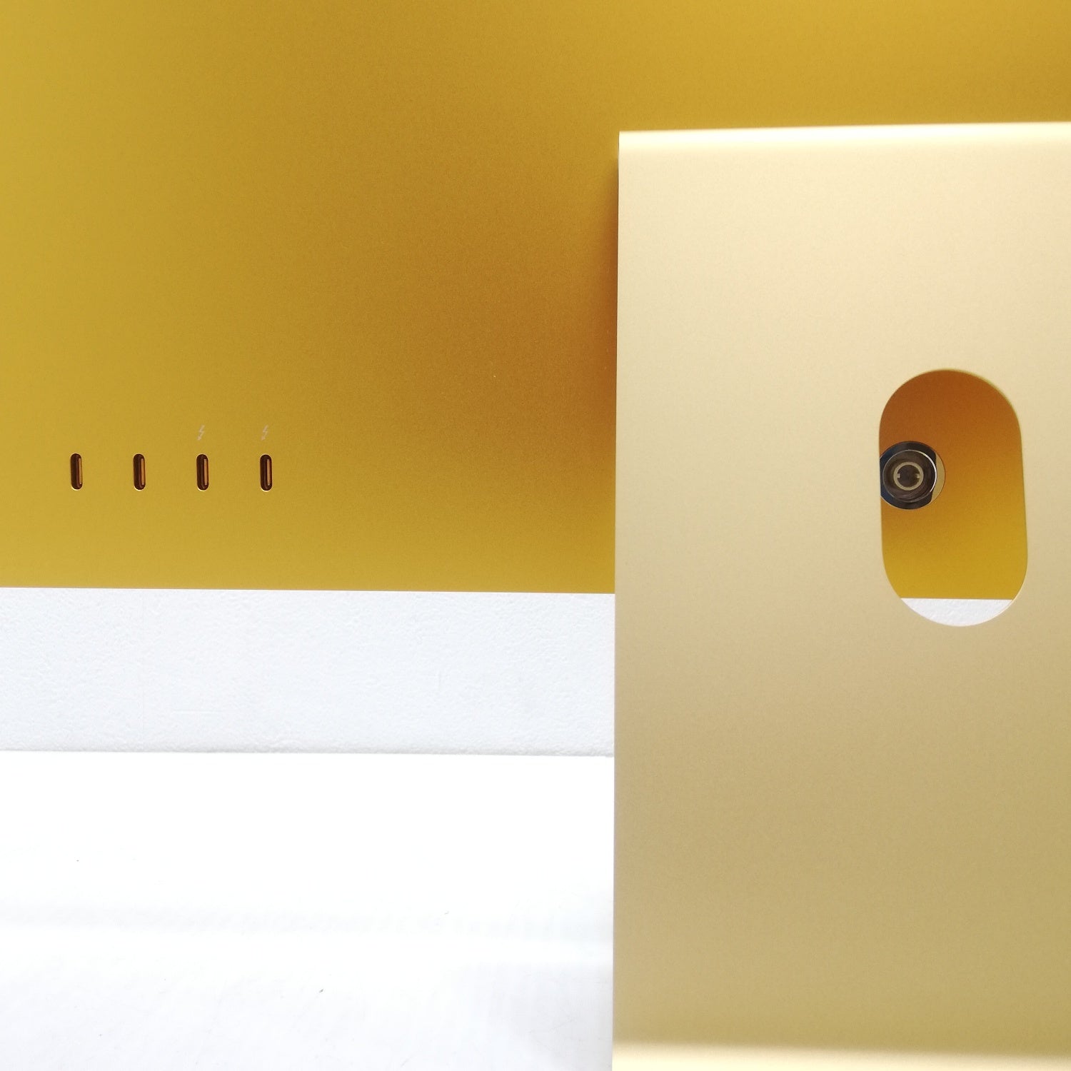 iMac 中古 販売】iMac M1 / 24インチ / Mid 2021 / 16GB / 2TB