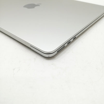 MacBook Air M2 / 13インチ / 2022 / 8GB / 512GB / シルバー / ランク:C / MLY03J/A / 【中古品管理番号:38876】