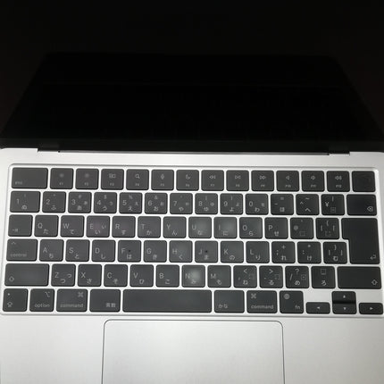 MacBook Air M2 / 13インチ / 2022 / 8GB / 512GB / シルバー / ランク:C / MLY03J/A / 【中古品管理番号:38876】