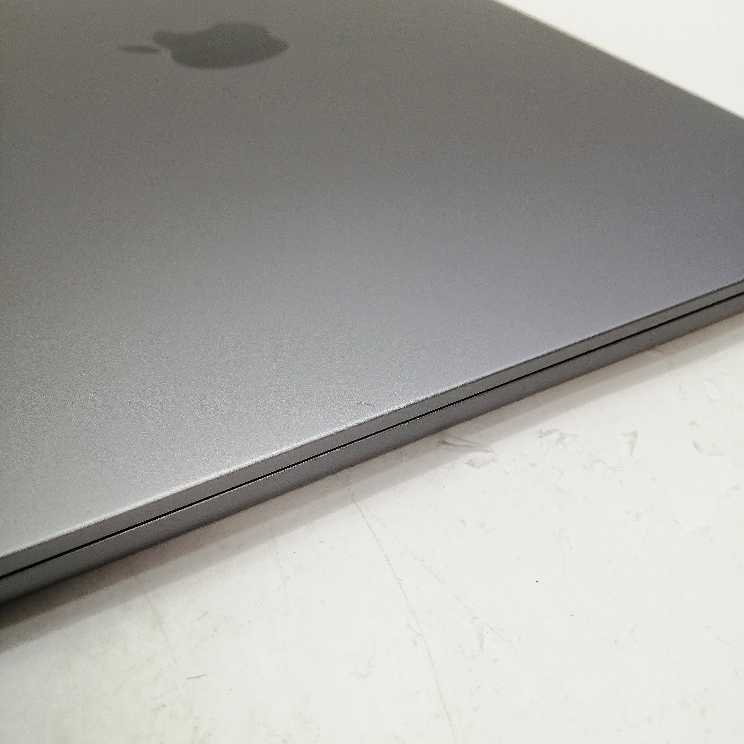 MacBook 中古 販売】MacBook Air M2 / 13インチ / 2022 / 16GB / 1TB