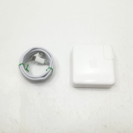 MacBook Pro Touch Bar / 13インチ / 2020 / 8GB / 256GB / スペースグレイ / ランク:B / MXK32J/A / 【中古品管理番号:38925】